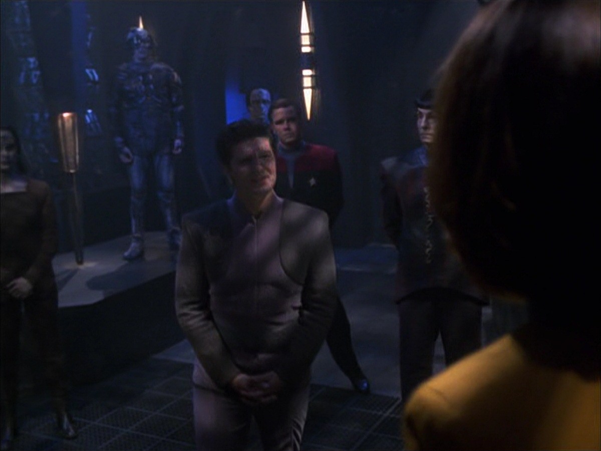 extant_StarTrek_VOY_7x09_7x10-FleshAndBlood_4294.jpg