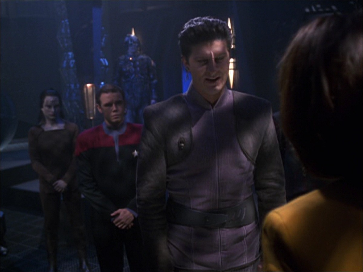 extant_StarTrek_VOY_7x09_7x10-FleshAndBlood_4311.jpg