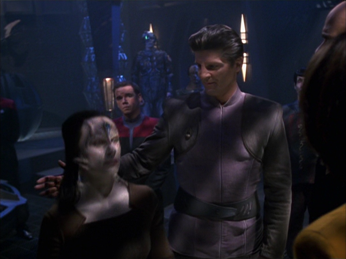 extant_StarTrek_VOY_7x09_7x10-FleshAndBlood_4346.jpg