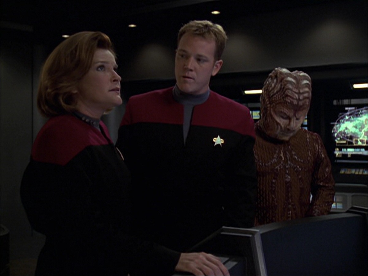 extant_StarTrek_VOY_7x09_7x10-FleshAndBlood_4364.jpg