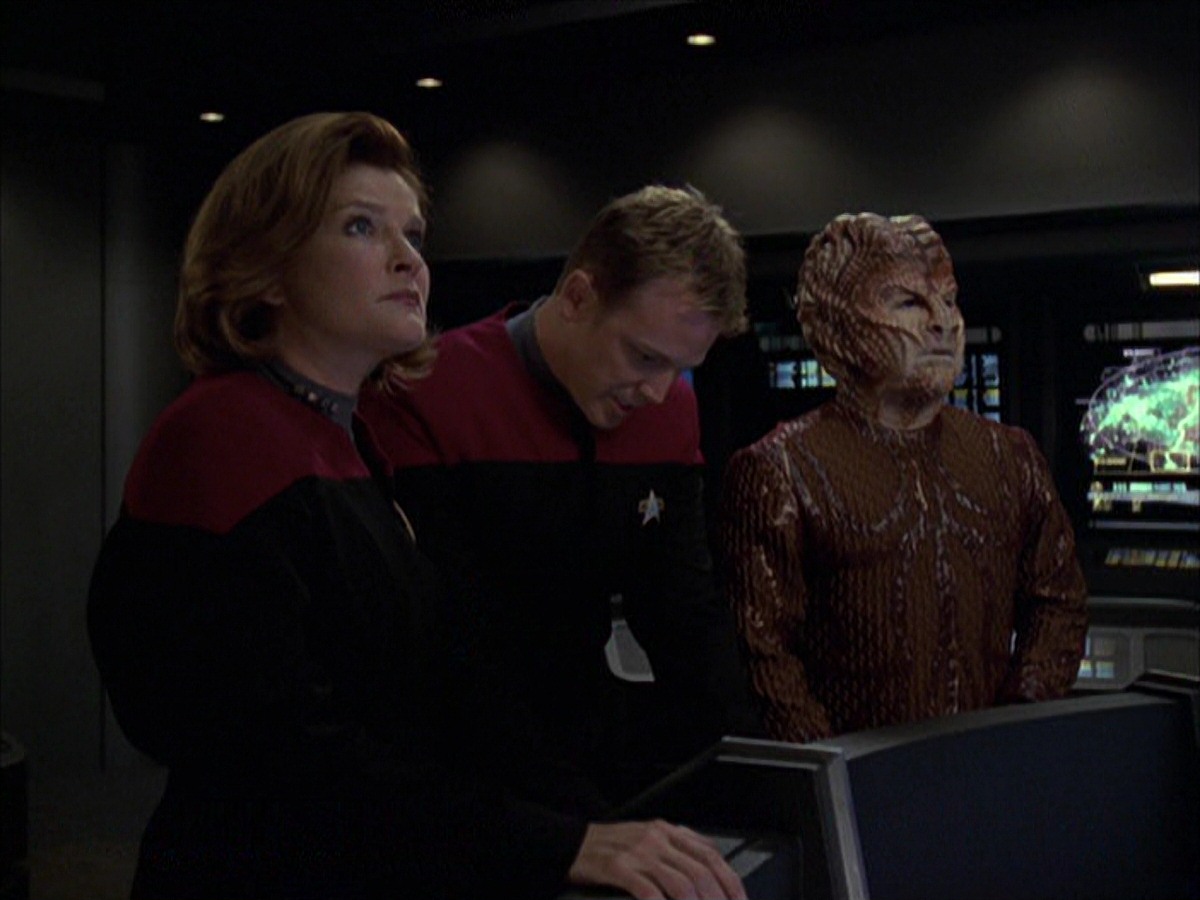 extant_StarTrek_VOY_7x09_7x10-FleshAndBlood_4367.jpg