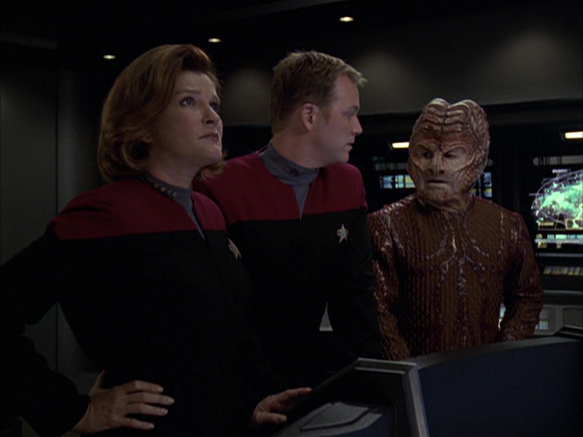 extant_StarTrek_VOY_7x09_7x10-FleshAndBlood_4375.jpg