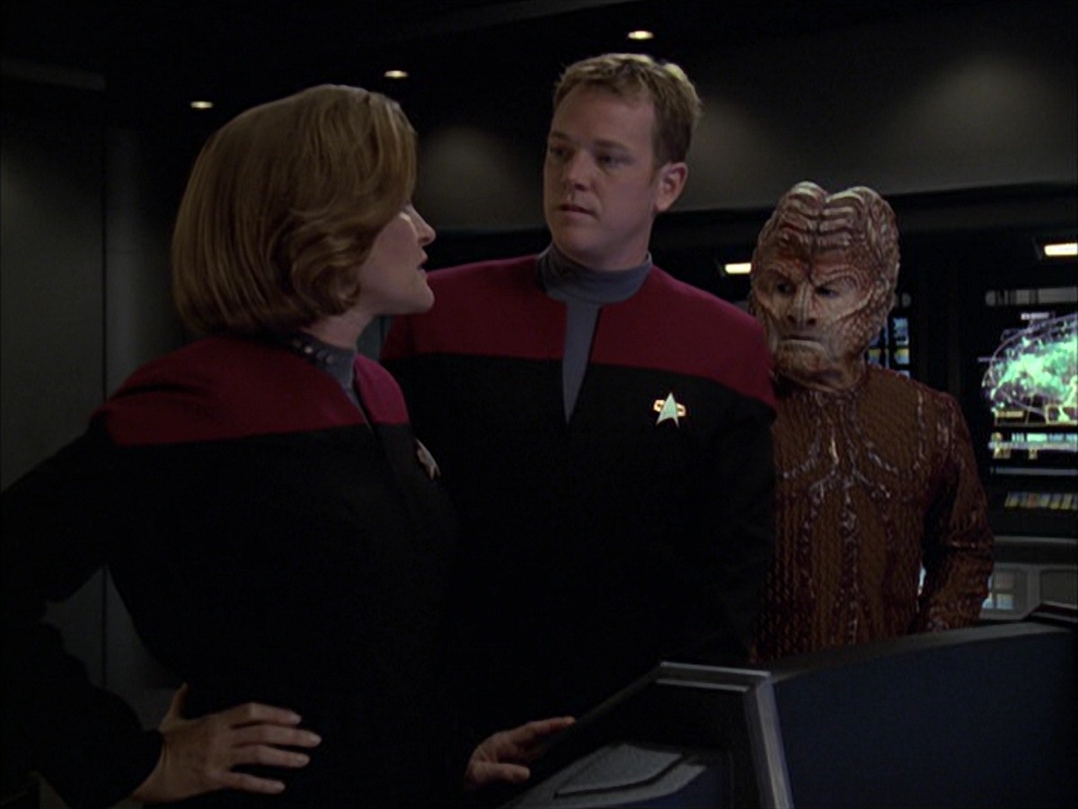 extant_StarTrek_VOY_7x09_7x10-FleshAndBlood_4381.jpg