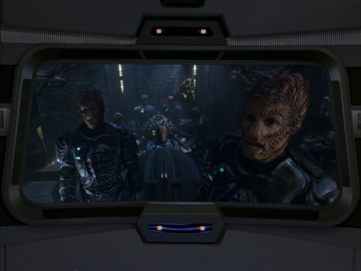 extant_StarTrek_VOY_7x09_7x10-FleshAndBlood_4481.jpg