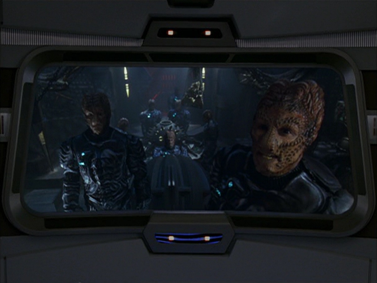 extant_StarTrek_VOY_7x09_7x10-FleshAndBlood_4485.jpg