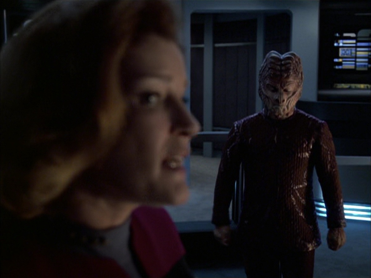 extant_StarTrek_VOY_7x09_7x10-FleshAndBlood_4489.jpg