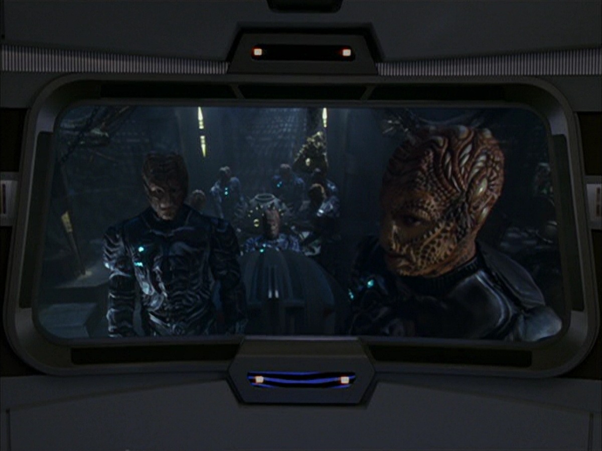 extant_StarTrek_VOY_7x09_7x10-FleshAndBlood_4497.jpg