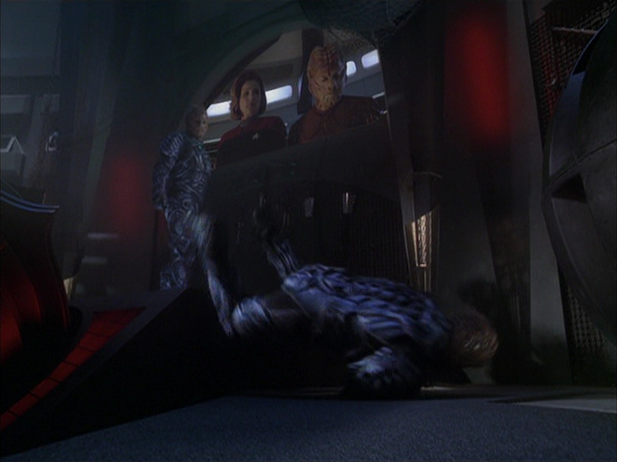 extant_StarTrek_VOY_7x09_7x10-FleshAndBlood_4510.jpg