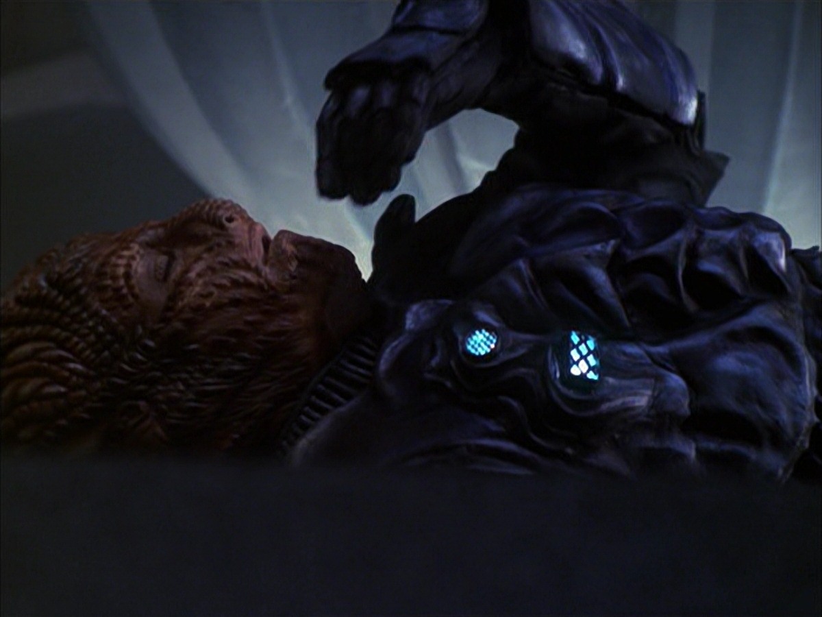 extant_StarTrek_VOY_7x09_7x10-FleshAndBlood_4512.jpg