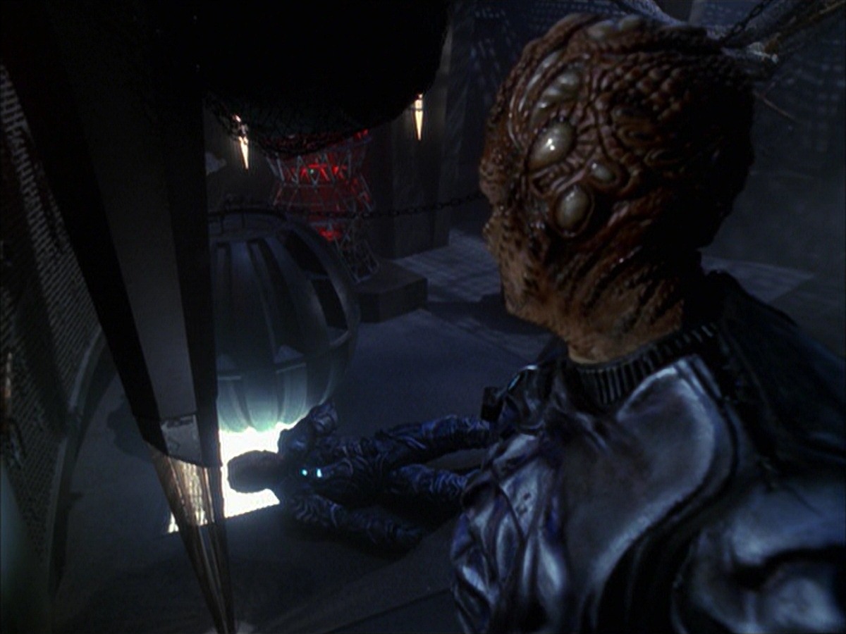 extant_StarTrek_VOY_7x09_7x10-FleshAndBlood_4514.jpg