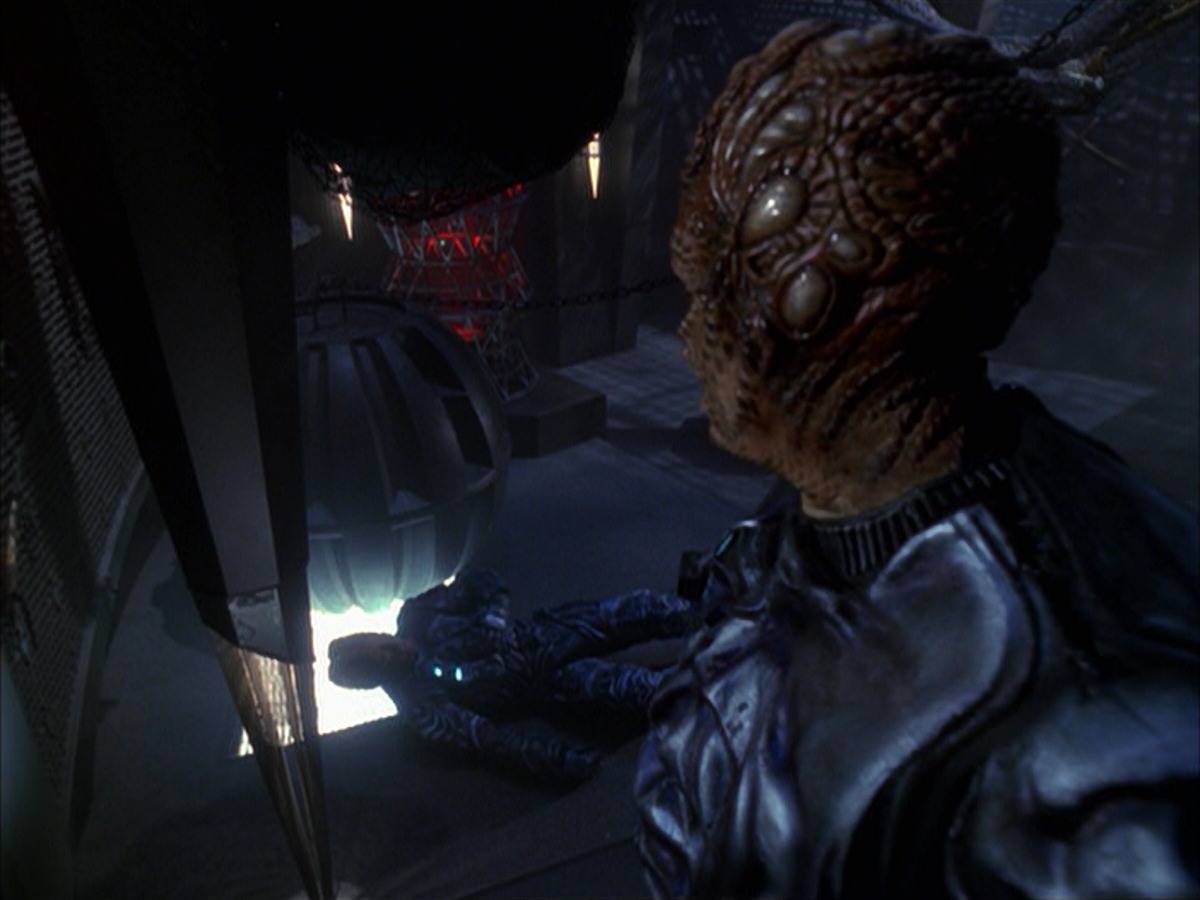 extant_StarTrek_VOY_7x09_7x10-FleshAndBlood_4515.jpg