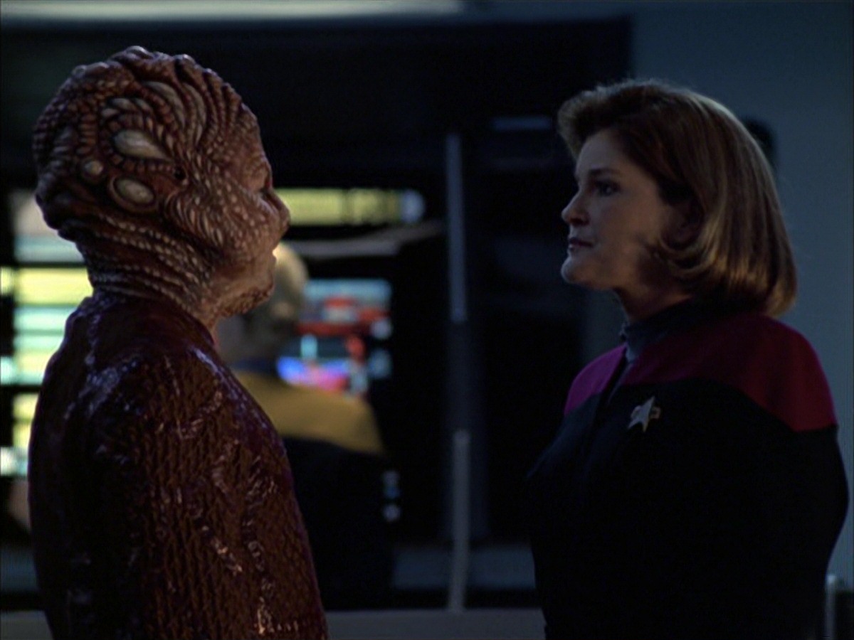 extant_StarTrek_VOY_7x09_7x10-FleshAndBlood_4562.jpg