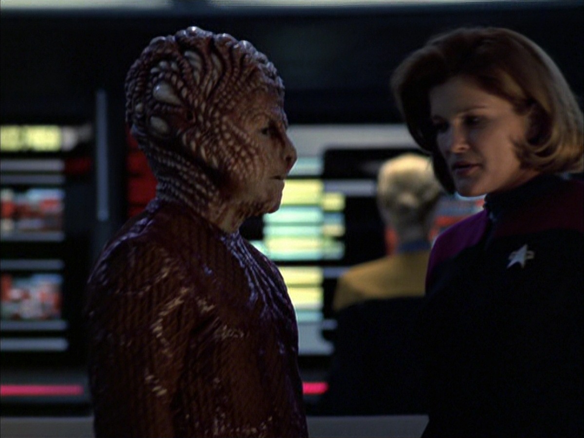 extant_StarTrek_VOY_7x09_7x10-FleshAndBlood_4569.jpg