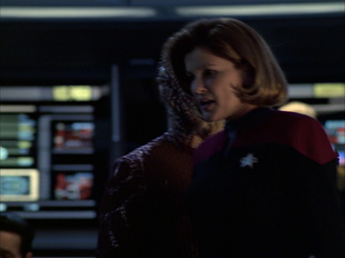 extant_StarTrek_VOY_7x09_7x10-FleshAndBlood_4570.jpg
