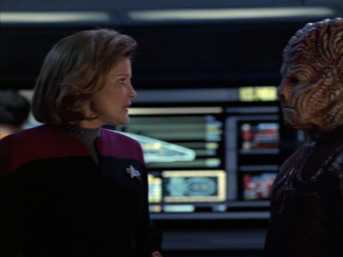 extant_StarTrek_VOY_7x09_7x10-FleshAndBlood_4575.jpg