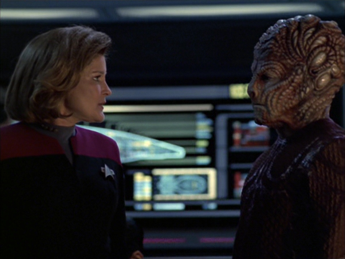 extant_StarTrek_VOY_7x09_7x10-FleshAndBlood_4576.jpg