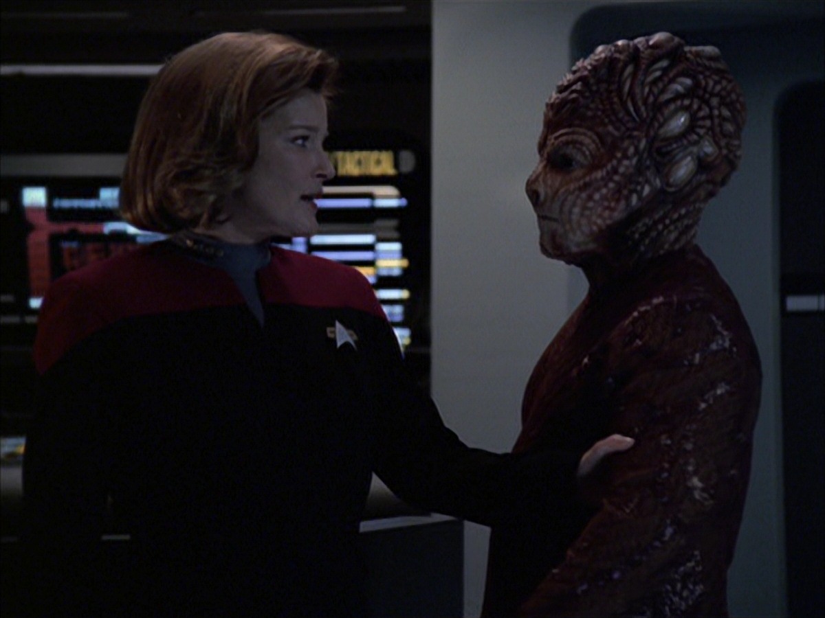 extant_StarTrek_VOY_7x09_7x10-FleshAndBlood_4595.jpg