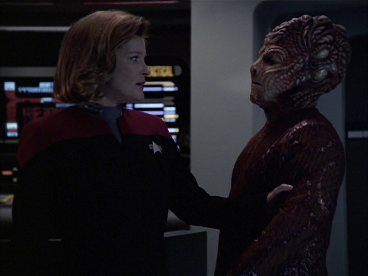 extant_StarTrek_VOY_7x09_7x10-FleshAndBlood_4596.jpg