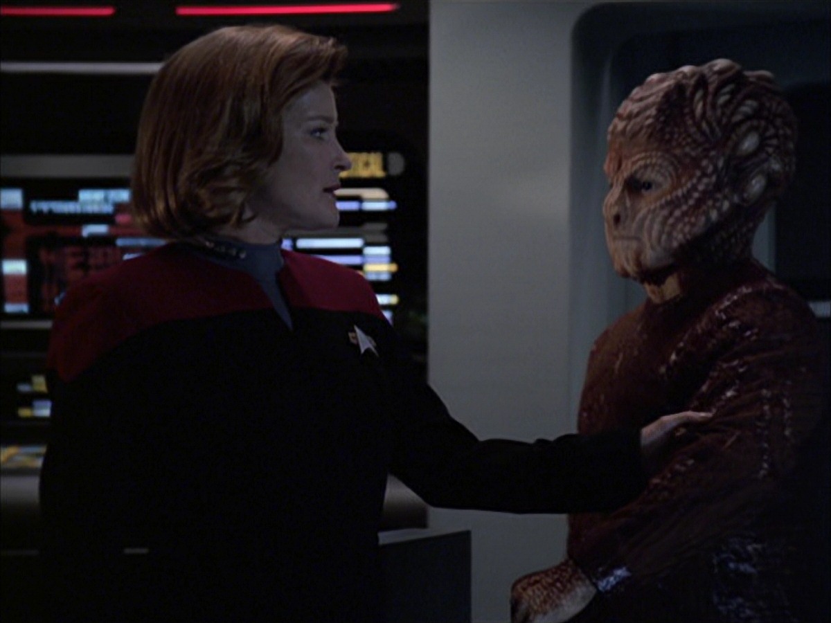 extant_StarTrek_VOY_7x09_7x10-FleshAndBlood_4597.jpg