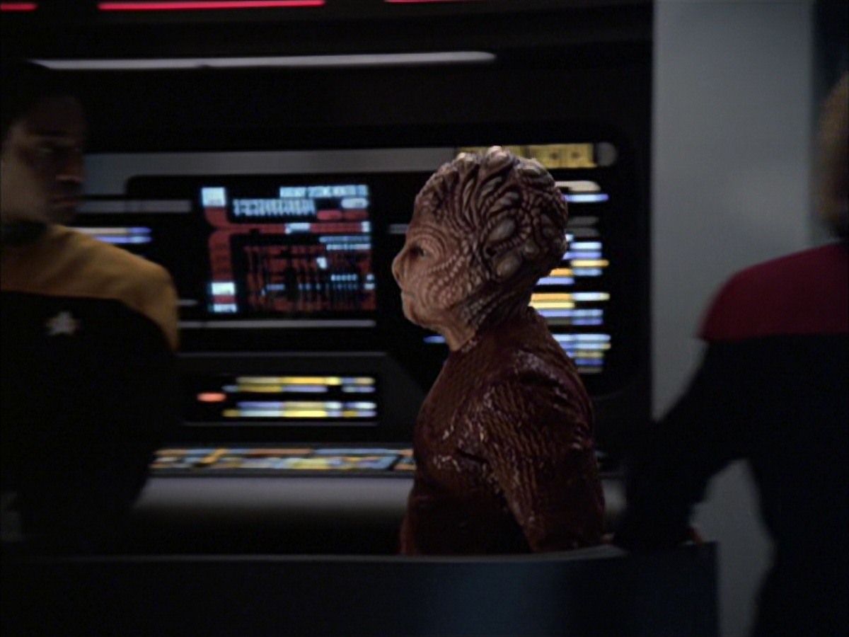 extant_StarTrek_VOY_7x09_7x10-FleshAndBlood_4599.jpg
