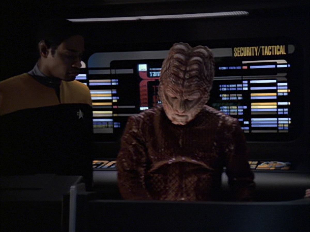 extant_StarTrek_VOY_7x09_7x10-FleshAndBlood_4601.jpg