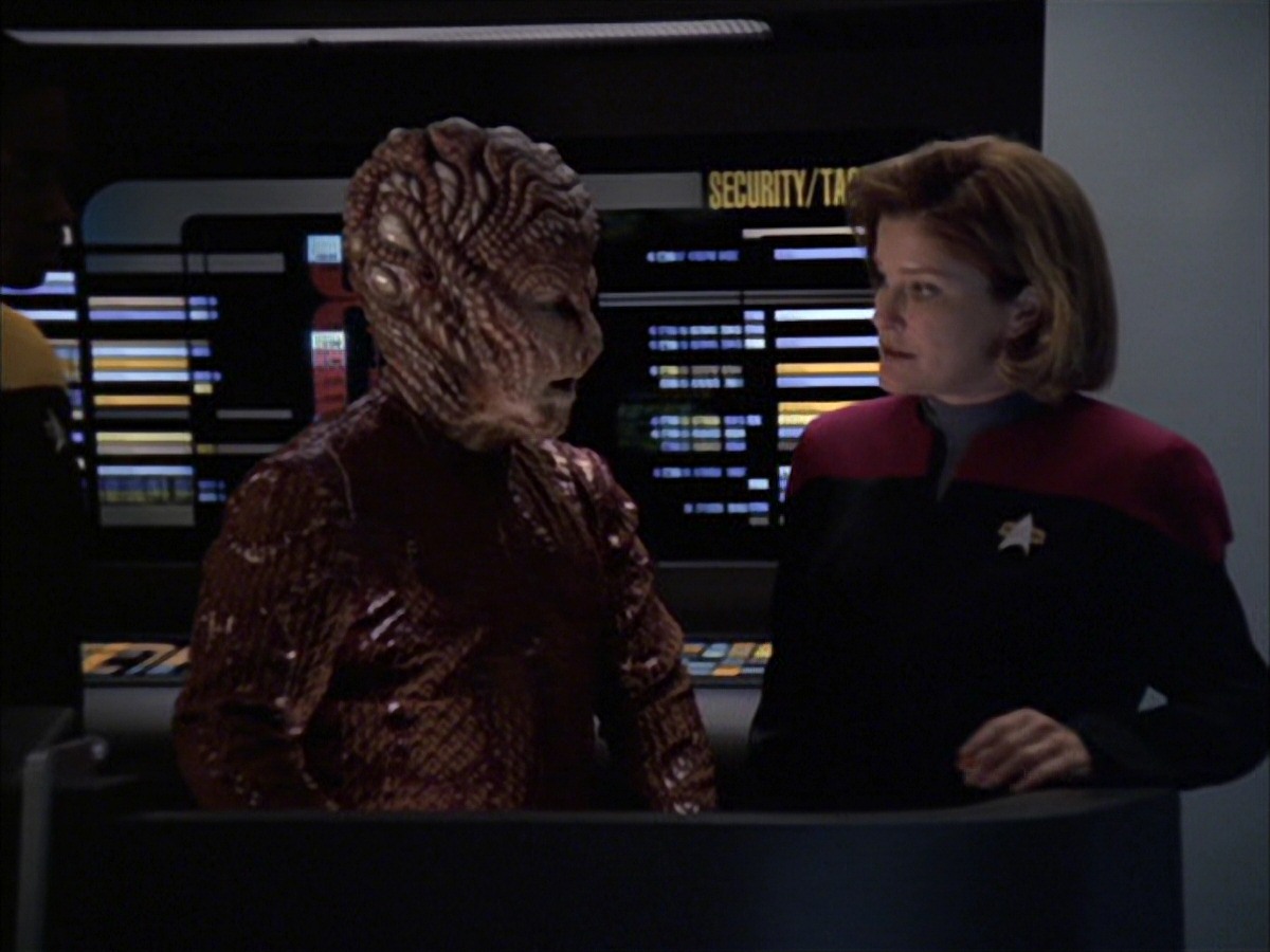 extant_StarTrek_VOY_7x09_7x10-FleshAndBlood_4603.jpg
