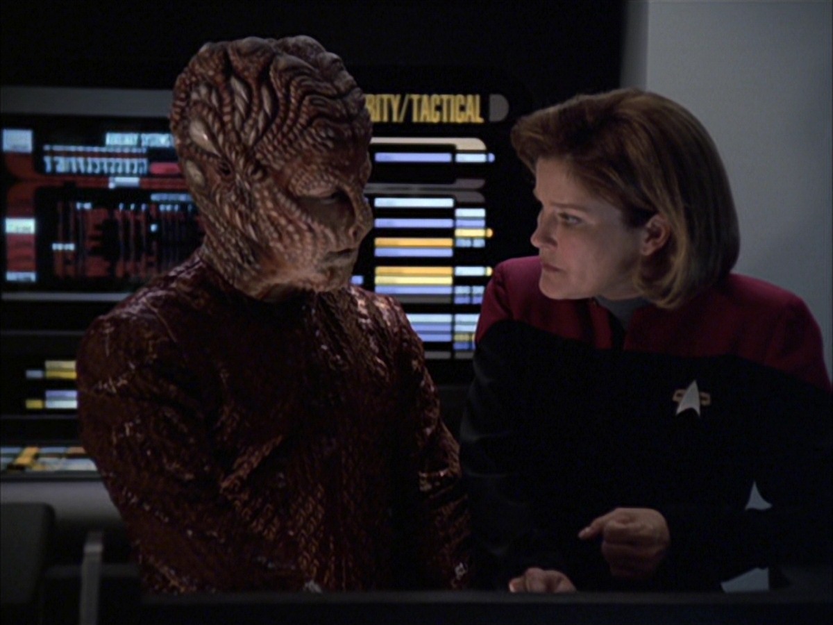 extant_StarTrek_VOY_7x09_7x10-FleshAndBlood_4611.jpg