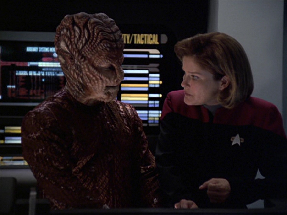 extant_StarTrek_VOY_7x09_7x10-FleshAndBlood_4612.jpg