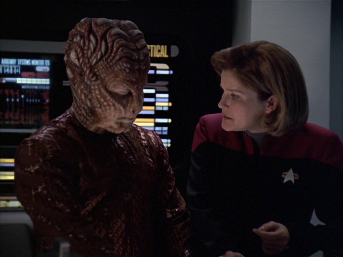 extant_StarTrek_VOY_7x09_7x10-FleshAndBlood_4615.jpg