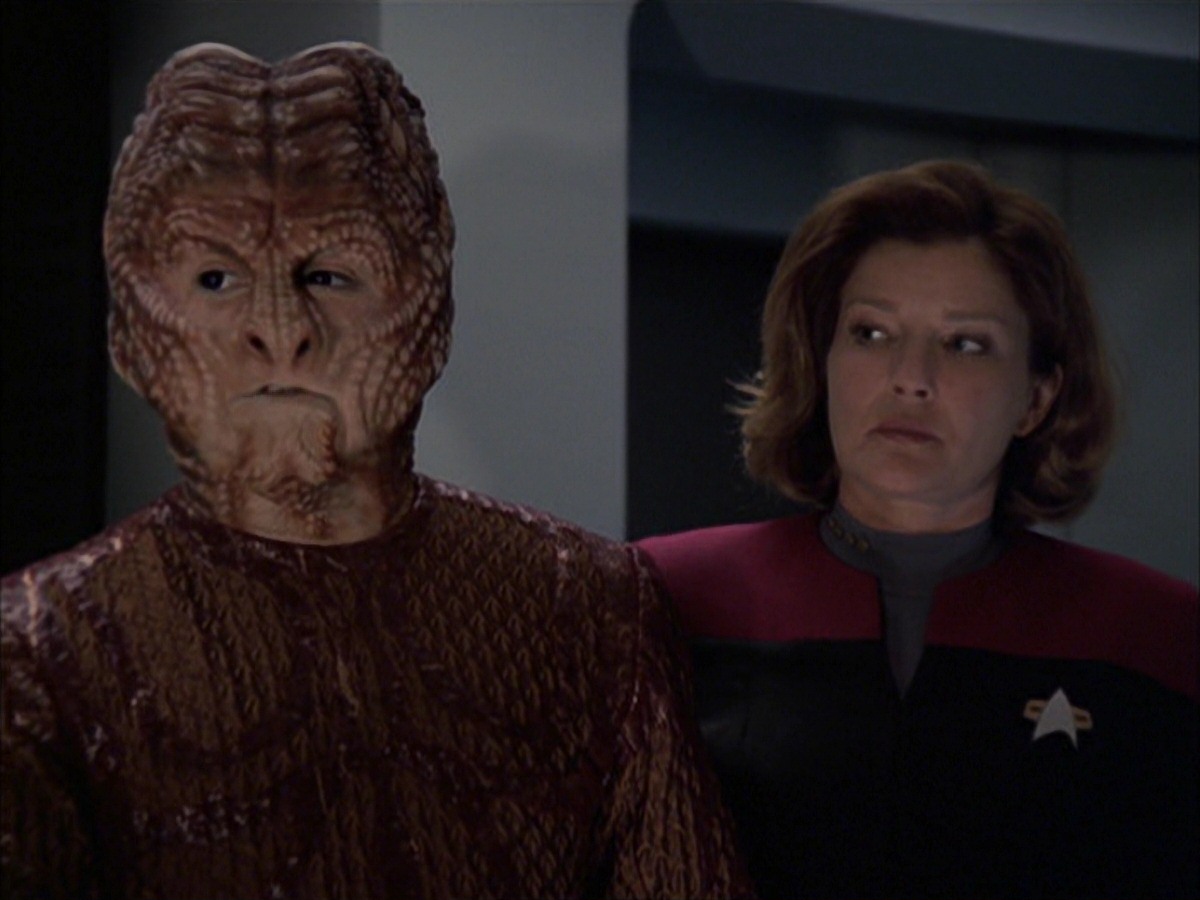 extant_StarTrek_VOY_7x09_7x10-FleshAndBlood_4620.jpg