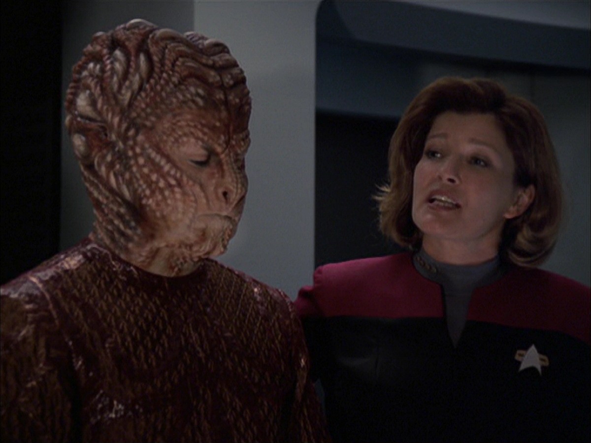 extant_StarTrek_VOY_7x09_7x10-FleshAndBlood_4637.jpg