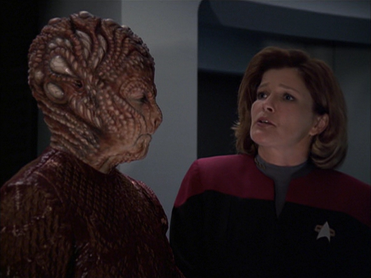 extant_StarTrek_VOY_7x09_7x10-FleshAndBlood_4642.jpg