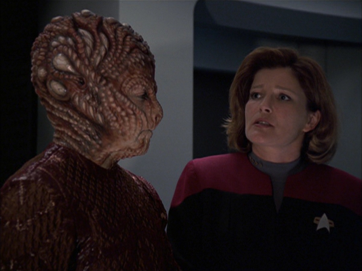 extant_StarTrek_VOY_7x09_7x10-FleshAndBlood_4645.jpg
