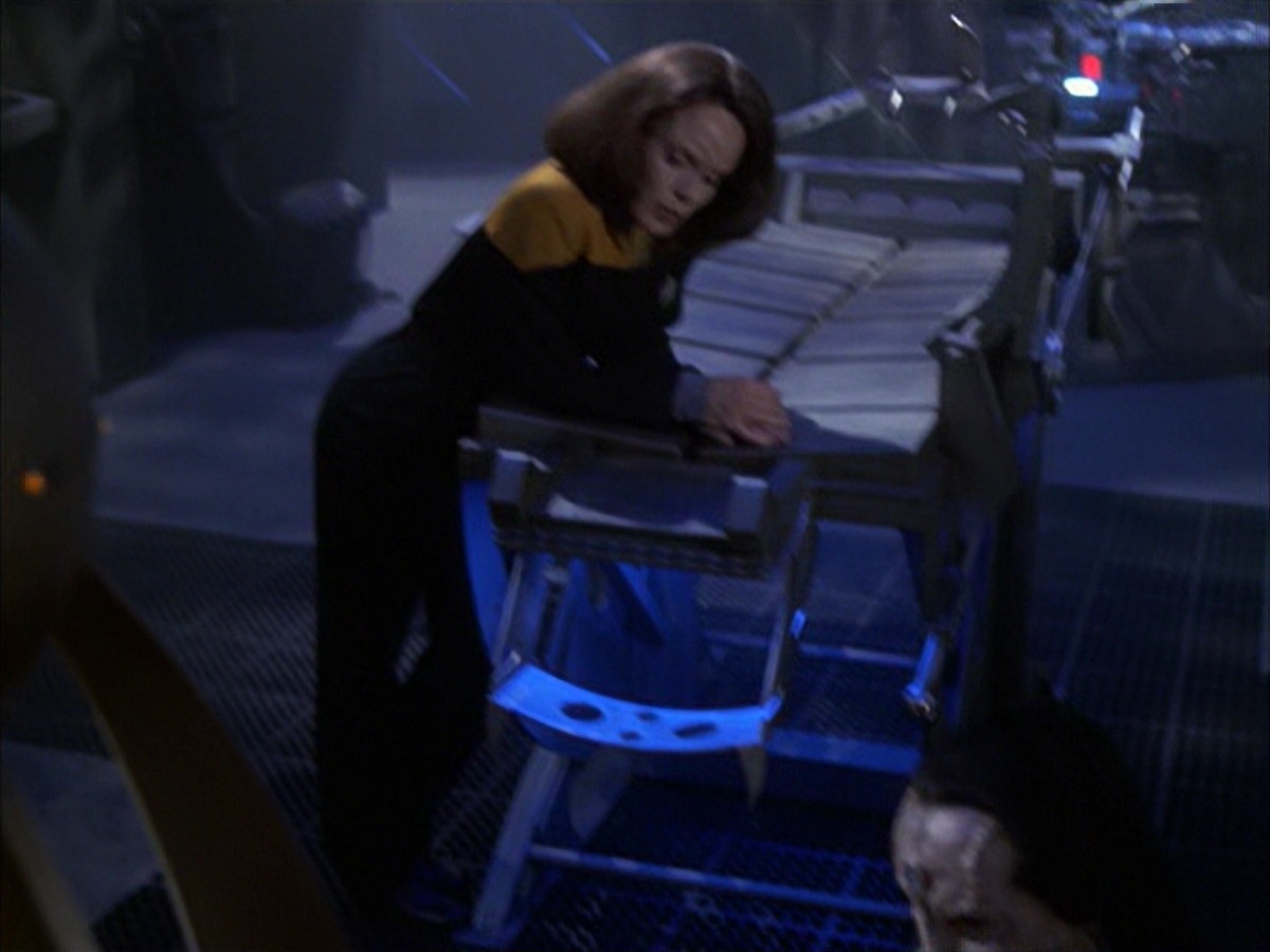 extant_StarTrek_VOY_7x09_7x10-FleshAndBlood_4661.jpg
