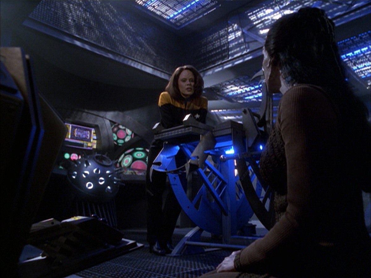 extant_StarTrek_VOY_7x09_7x10-FleshAndBlood_4677.jpg