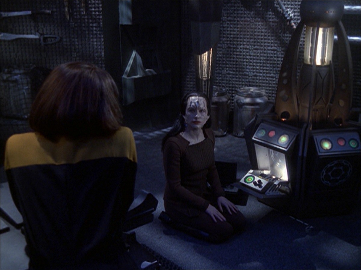 extant_StarTrek_VOY_7x09_7x10-FleshAndBlood_4681.jpg