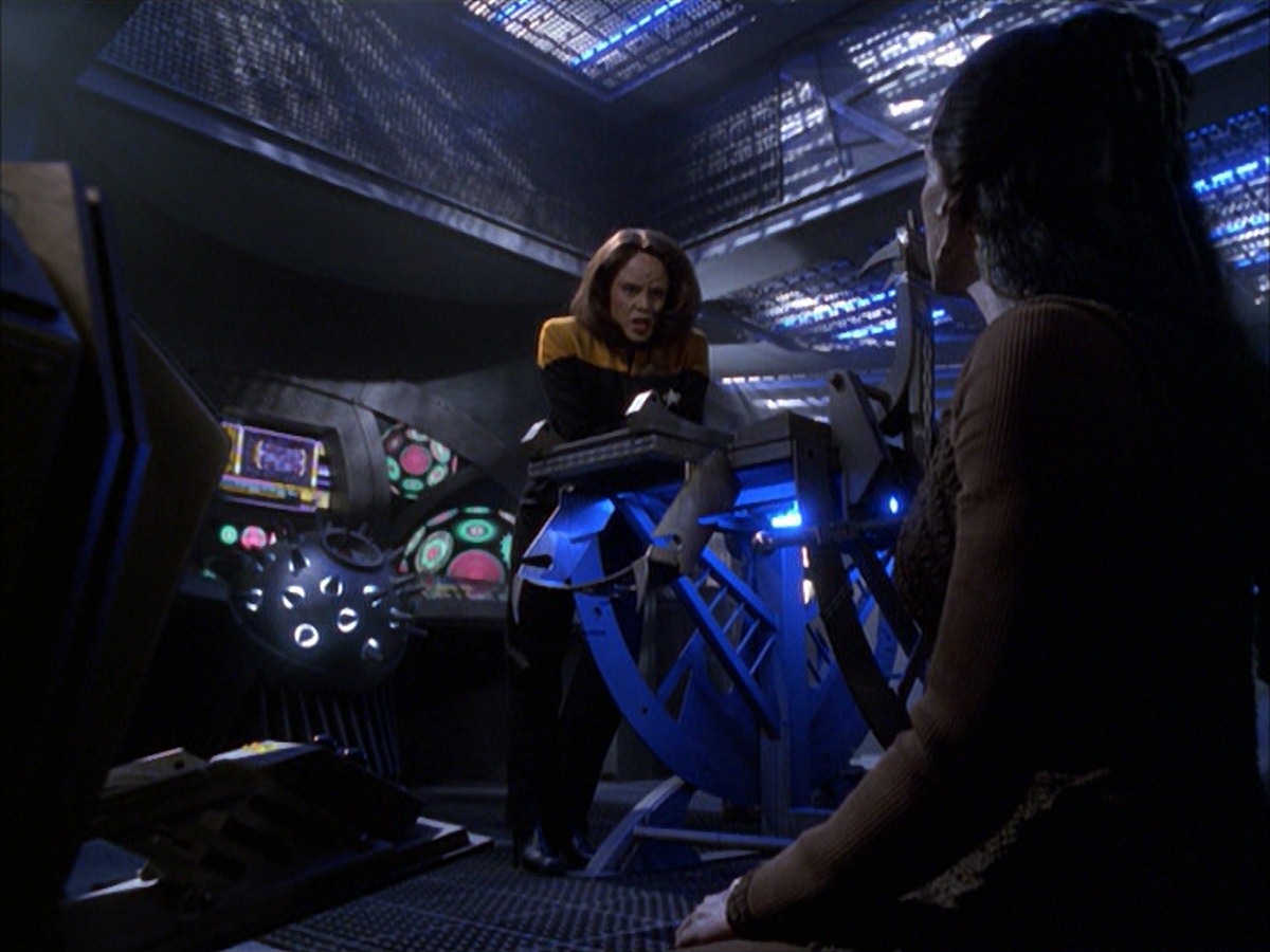 extant_StarTrek_VOY_7x09_7x10-FleshAndBlood_4684.jpg