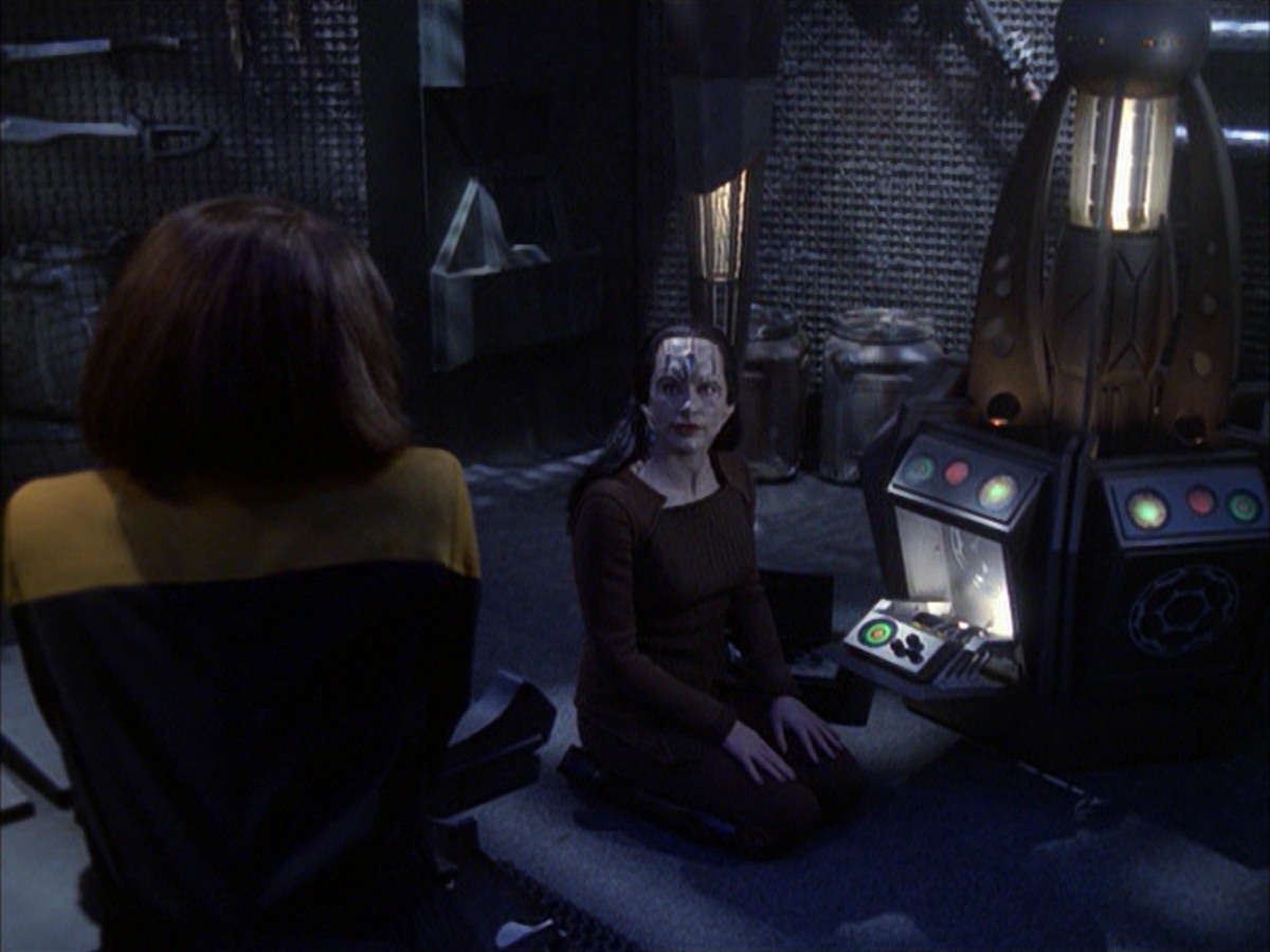extant_StarTrek_VOY_7x09_7x10-FleshAndBlood_4686.jpg