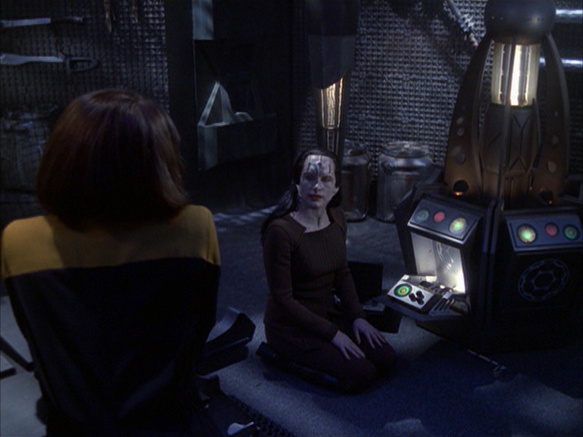 extant_StarTrek_VOY_7x09_7x10-FleshAndBlood_4687.jpg