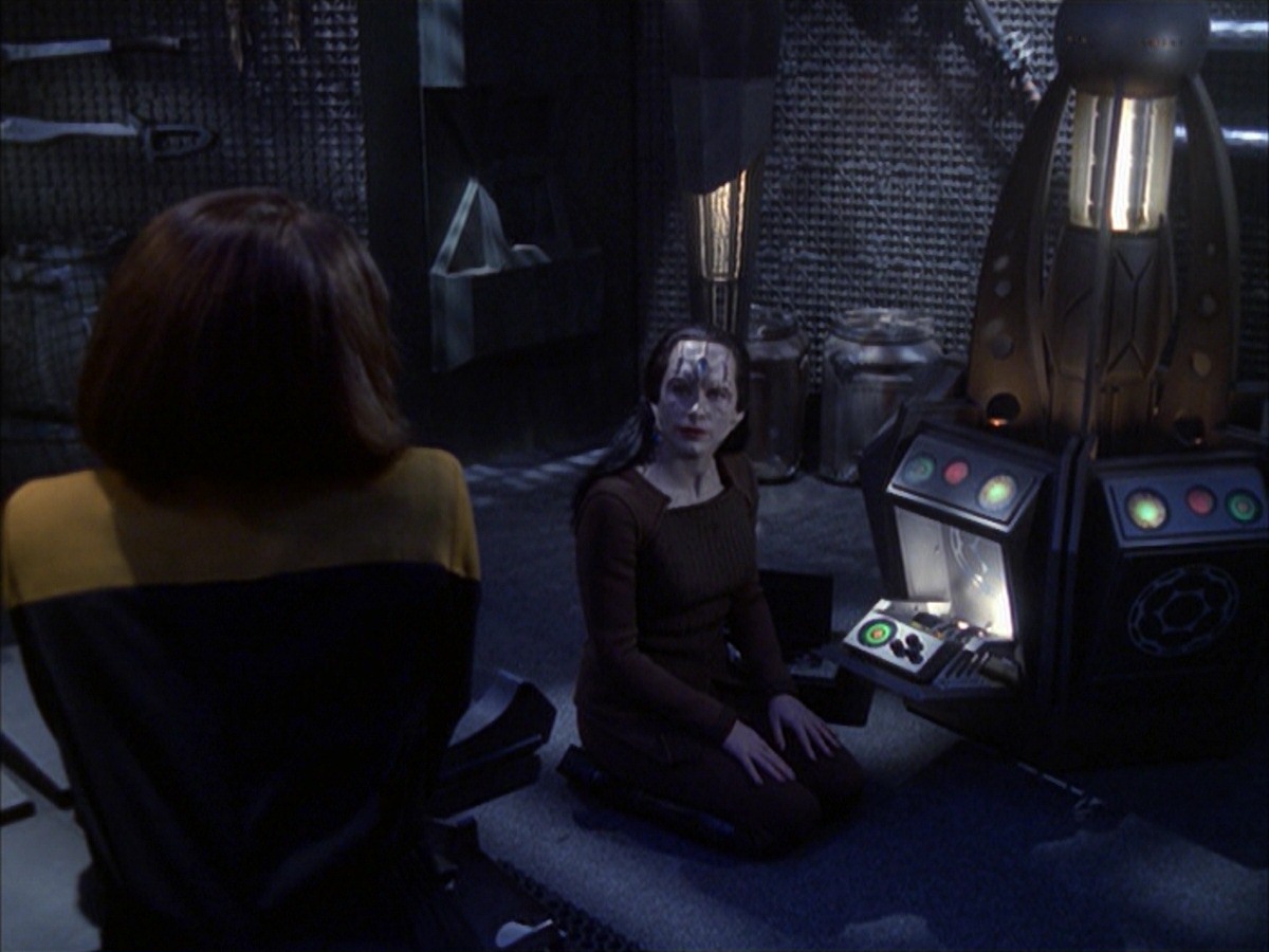 extant_StarTrek_VOY_7x09_7x10-FleshAndBlood_4688.jpg