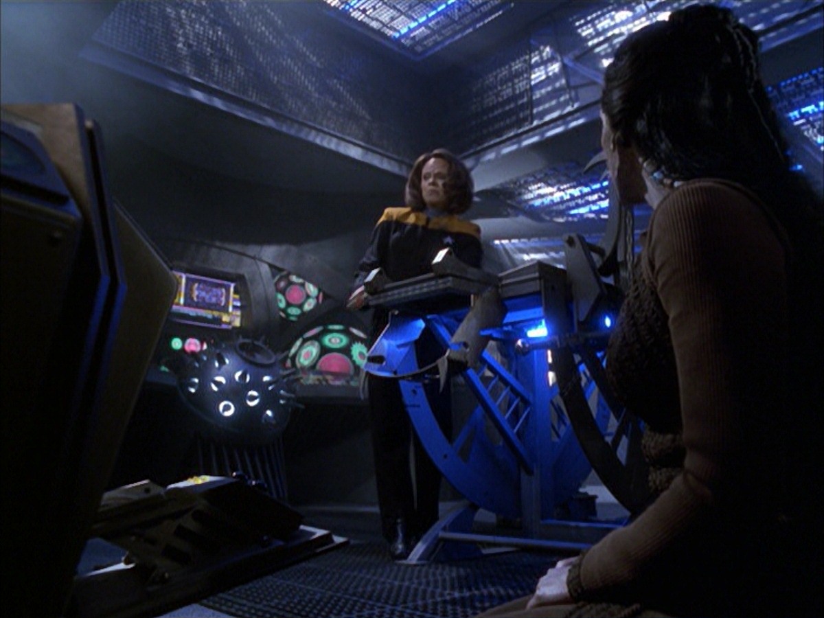 extant_StarTrek_VOY_7x09_7x10-FleshAndBlood_4692.jpg