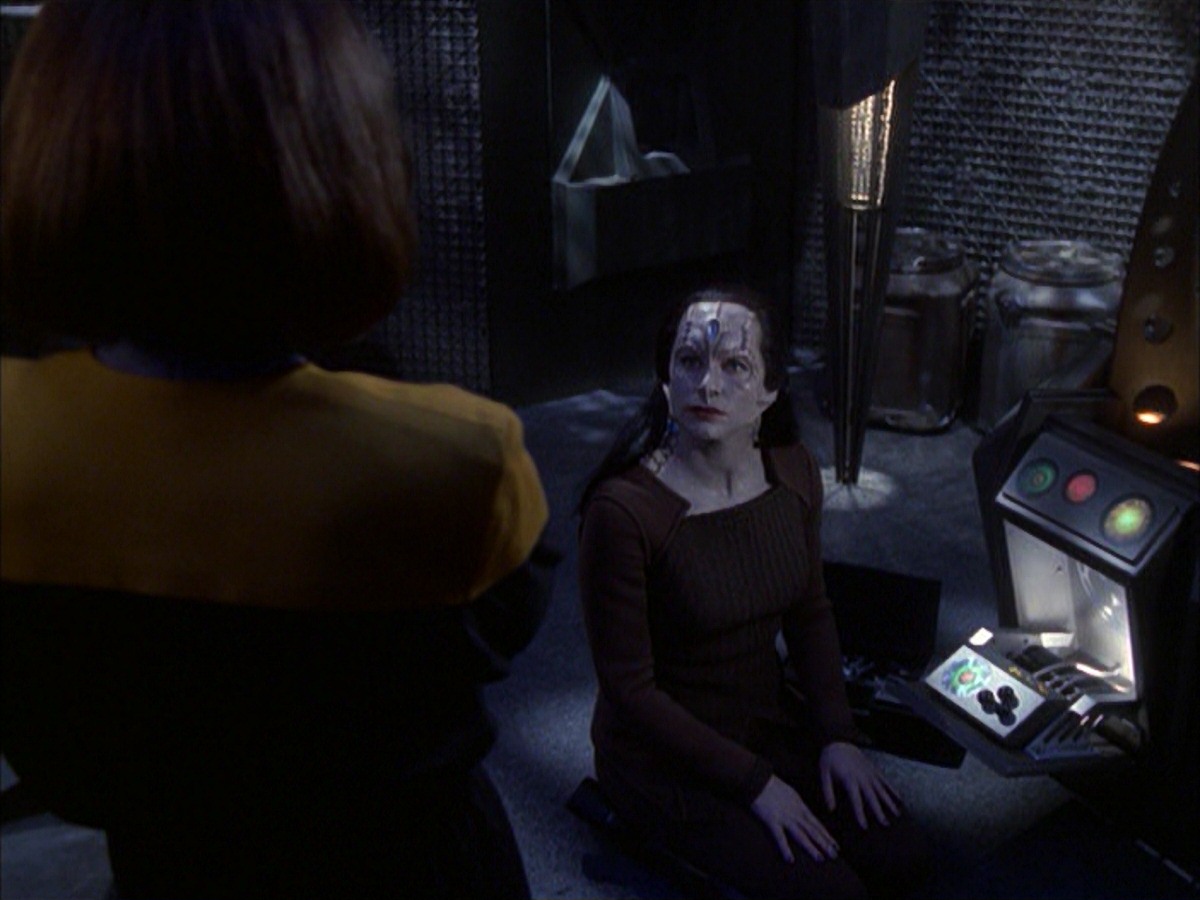 extant_StarTrek_VOY_7x09_7x10-FleshAndBlood_4716.jpg