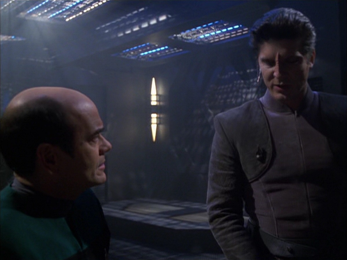 extant_StarTrek_VOY_7x09_7x10-FleshAndBlood_4855.jpg