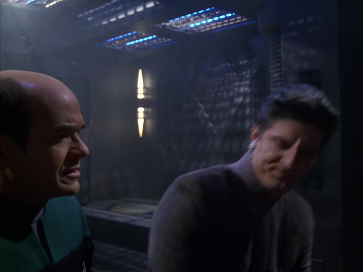 extant_StarTrek_VOY_7x09_7x10-FleshAndBlood_4857.jpg