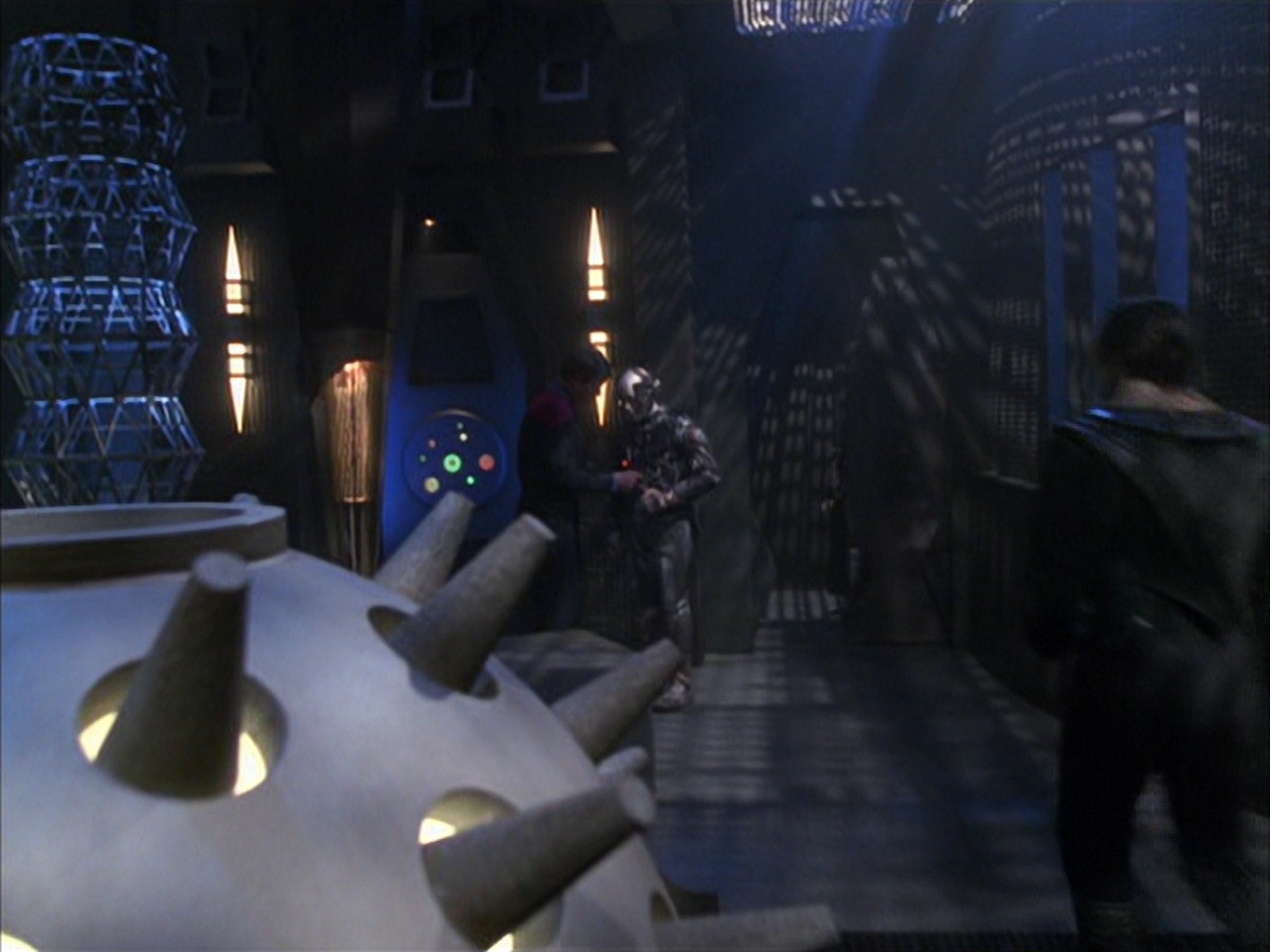 extant_StarTrek_VOY_7x09_7x10-FleshAndBlood_4995.jpg