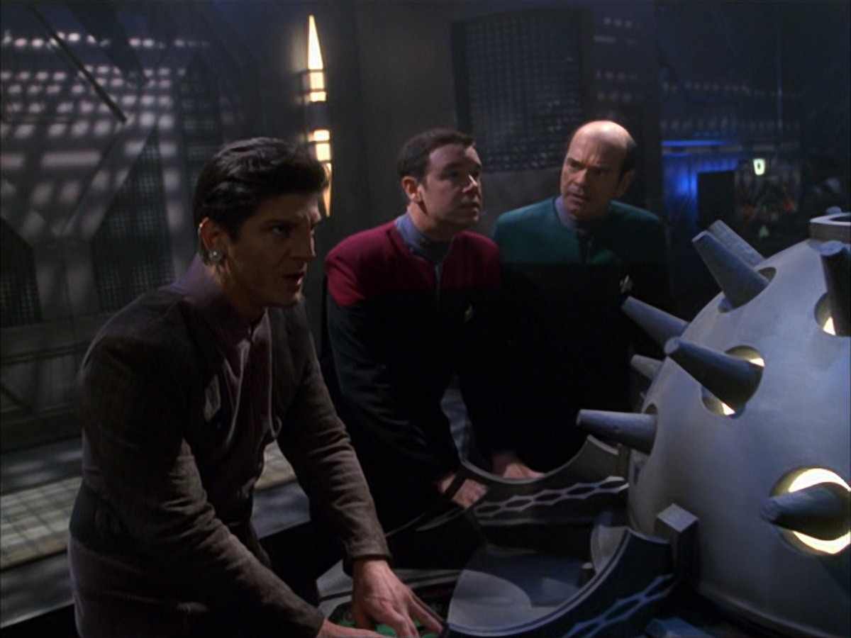 extant_StarTrek_VOY_7x09_7x10-FleshAndBlood_5016.jpg