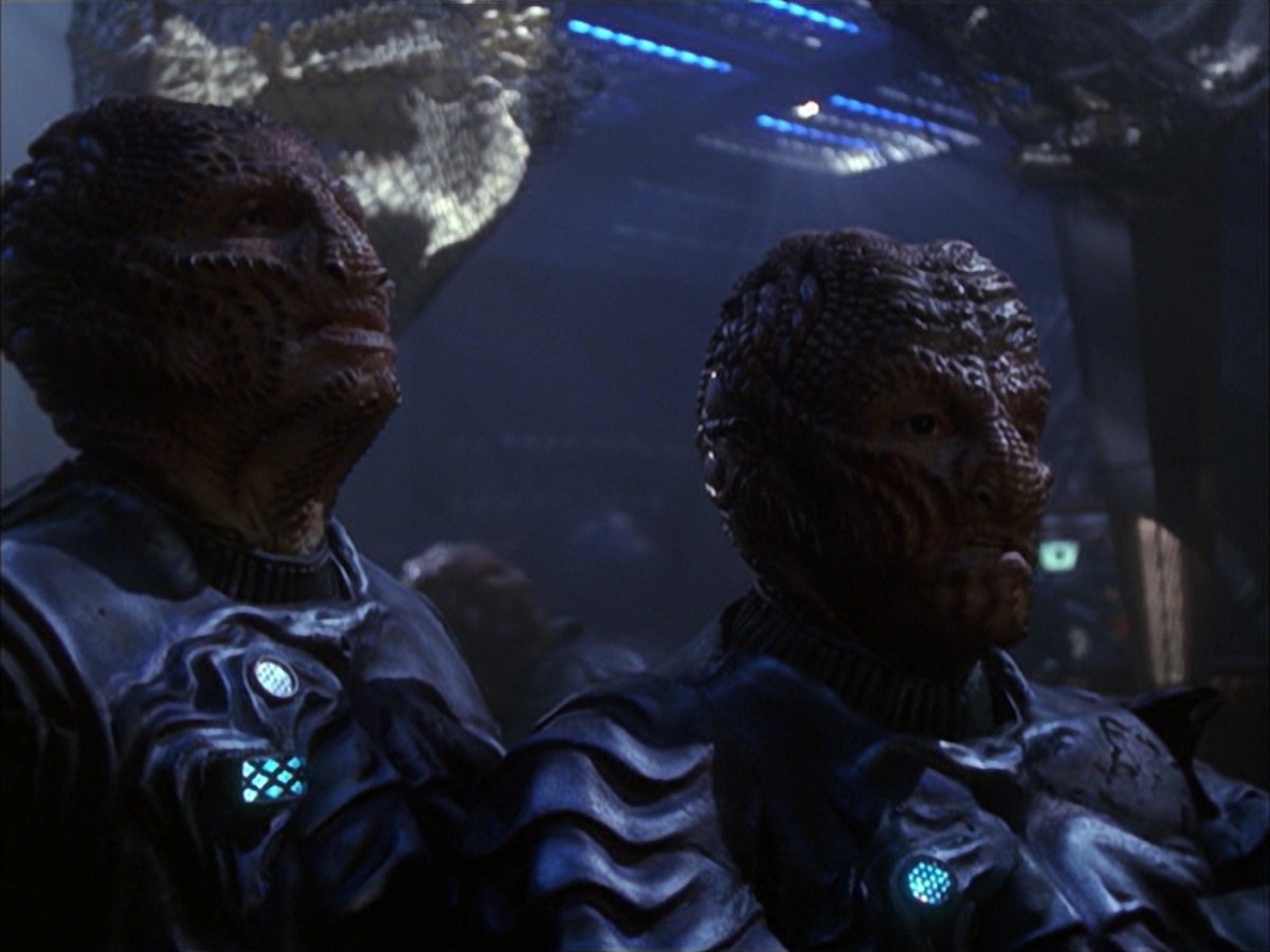 extant_StarTrek_VOY_7x09_7x10-FleshAndBlood_5048.jpg