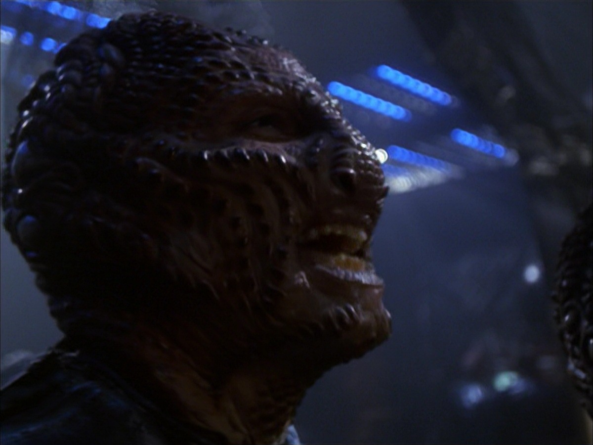 extant_StarTrek_VOY_7x09_7x10-FleshAndBlood_5059.jpg