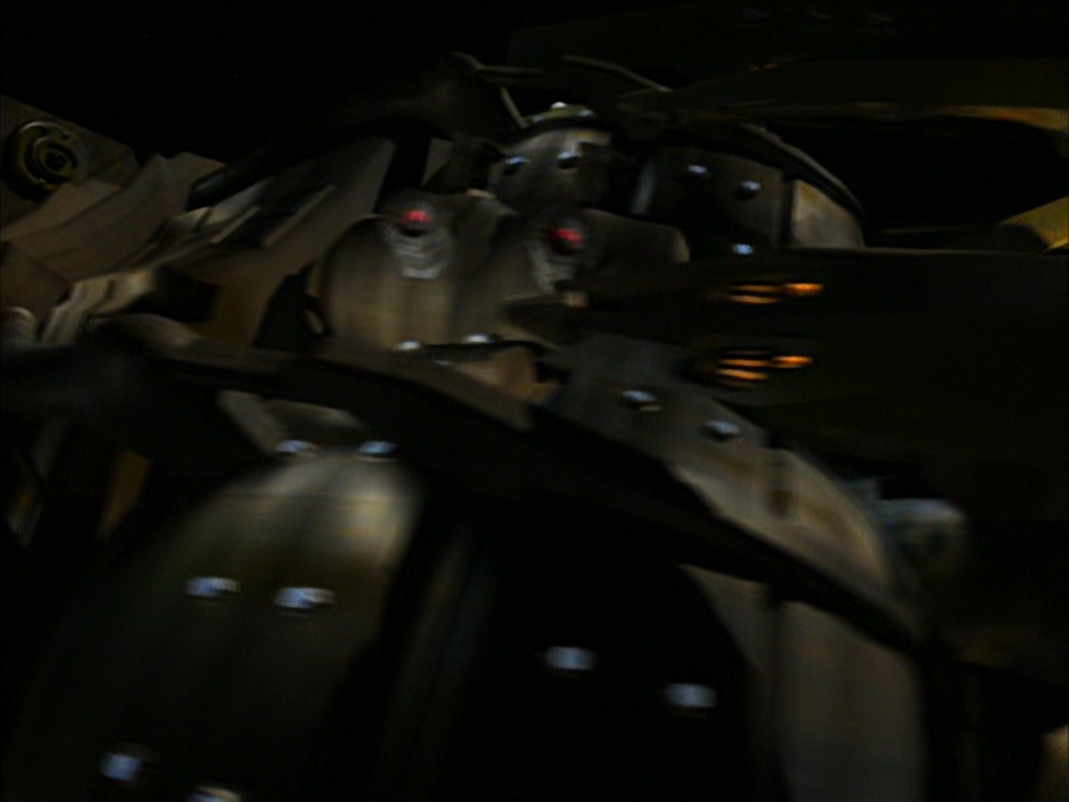 extant_StarTrek_VOY_7x09_7x10-FleshAndBlood_5070.jpg