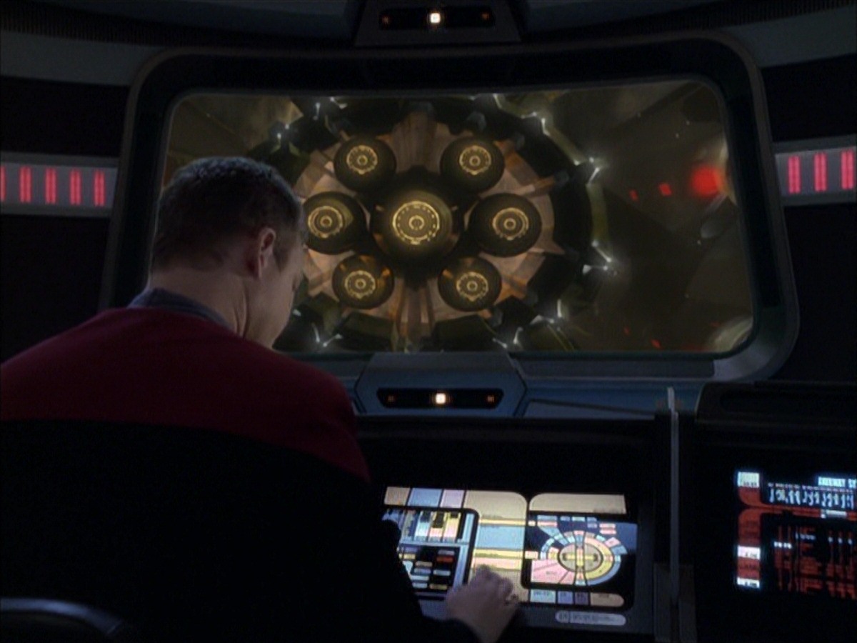 extant_StarTrek_VOY_7x09_7x10-FleshAndBlood_5093.jpg